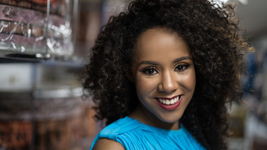 Single Dominican woman